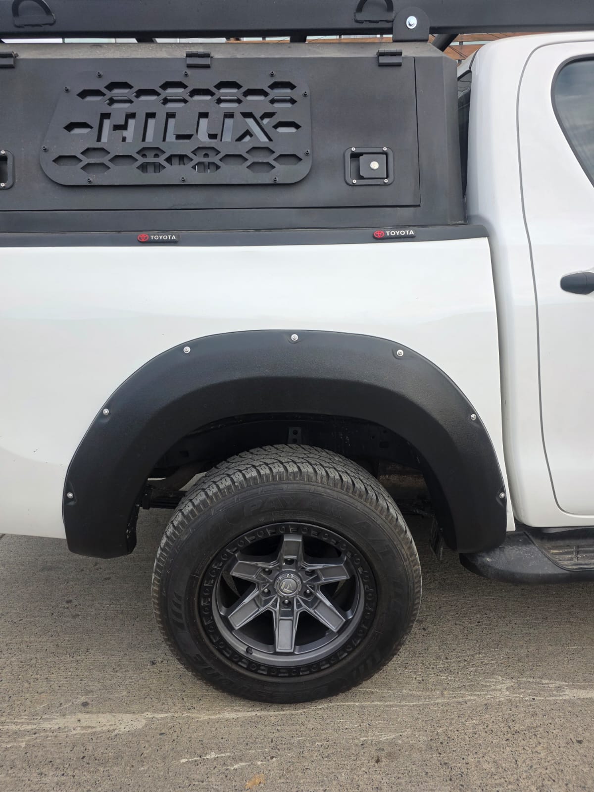 hilux DX3